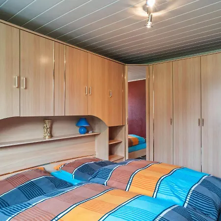Modern Holiday In With Garden * Daun