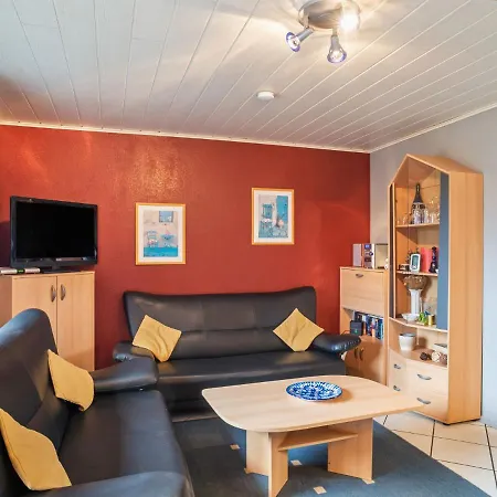 Modern Holiday In With Garden