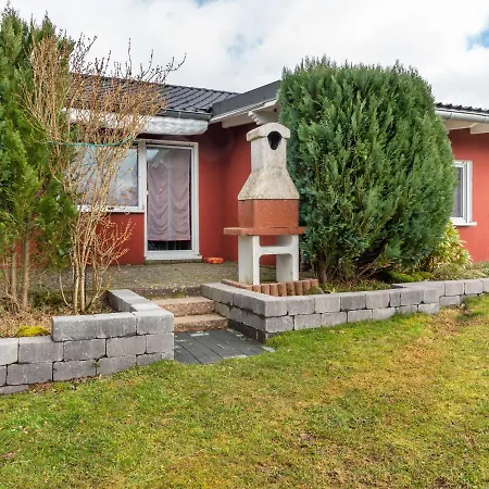 Modern Holiday In With Garden Hébergement de vacances *